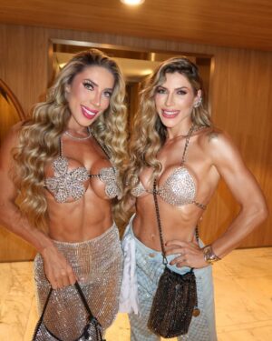 Ana Paula Minerato Instagram - No fim oq é verdadeiro sempre prevalece ❤️ 

Aconteceu e foram 6 anos sem nos falarmos😔
Esse reencontro eu sentia que aconteceria, mas não sabia quando! Sem sabermos, A vida deu uma data e enfim nos encontramos e ponto final em qualquer coisa de ruim que tenha ficado no passado ❤️ #Family