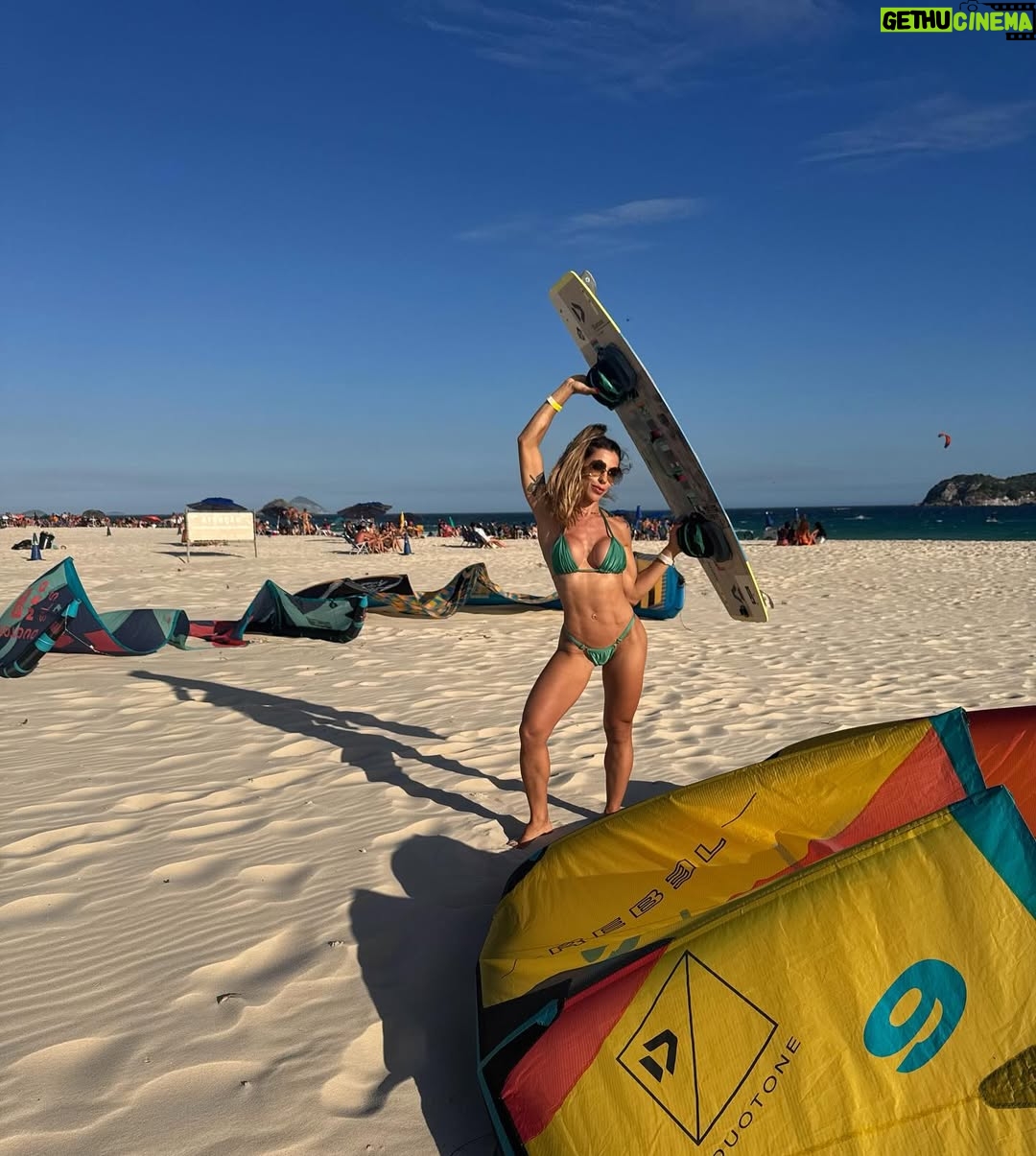 Ana Paula Minerato - 12.5K Likes - 1º de Março
aniversário do Rio de Janeiro 460 anos☀️🌴
Segunda capital do Brasil
nossa eterna Brasília(1763-1960) 🇧🇷
E que data mais que especial pra celebrar esse aniversário, com nosso carnaval tão lindo e especial e INTERNACIONAL, patrimônio nacional ❤️