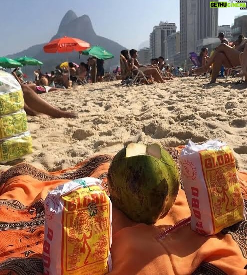 Ana Paula Minerato - 12.5K Likes - 1º de Março
aniversário do Rio de Janeiro 460 anos☀️🌴
Segunda capital do Brasil
nossa eterna Brasília(1763-1960) 🇧🇷
E que data mais que especial pra celebrar esse aniversário, com nosso carnaval tão lindo e especial e INTERNACIONAL, patrimônio nacional ❤️