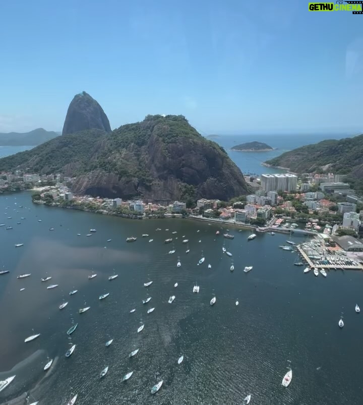 Ana Paula Minerato - 12.5K Likes - 1º de Março
aniversário do Rio de Janeiro 460 anos☀️🌴
Segunda capital do Brasil
nossa eterna Brasília(1763-1960) 🇧🇷
E que data mais que especial pra celebrar esse aniversário, com nosso carnaval tão lindo e especial e INTERNACIONAL, patrimônio nacional ❤️
