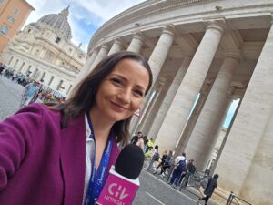 Andrea Aristegui Instagram - Momentos de este nuevo día en el Vaticano 💜