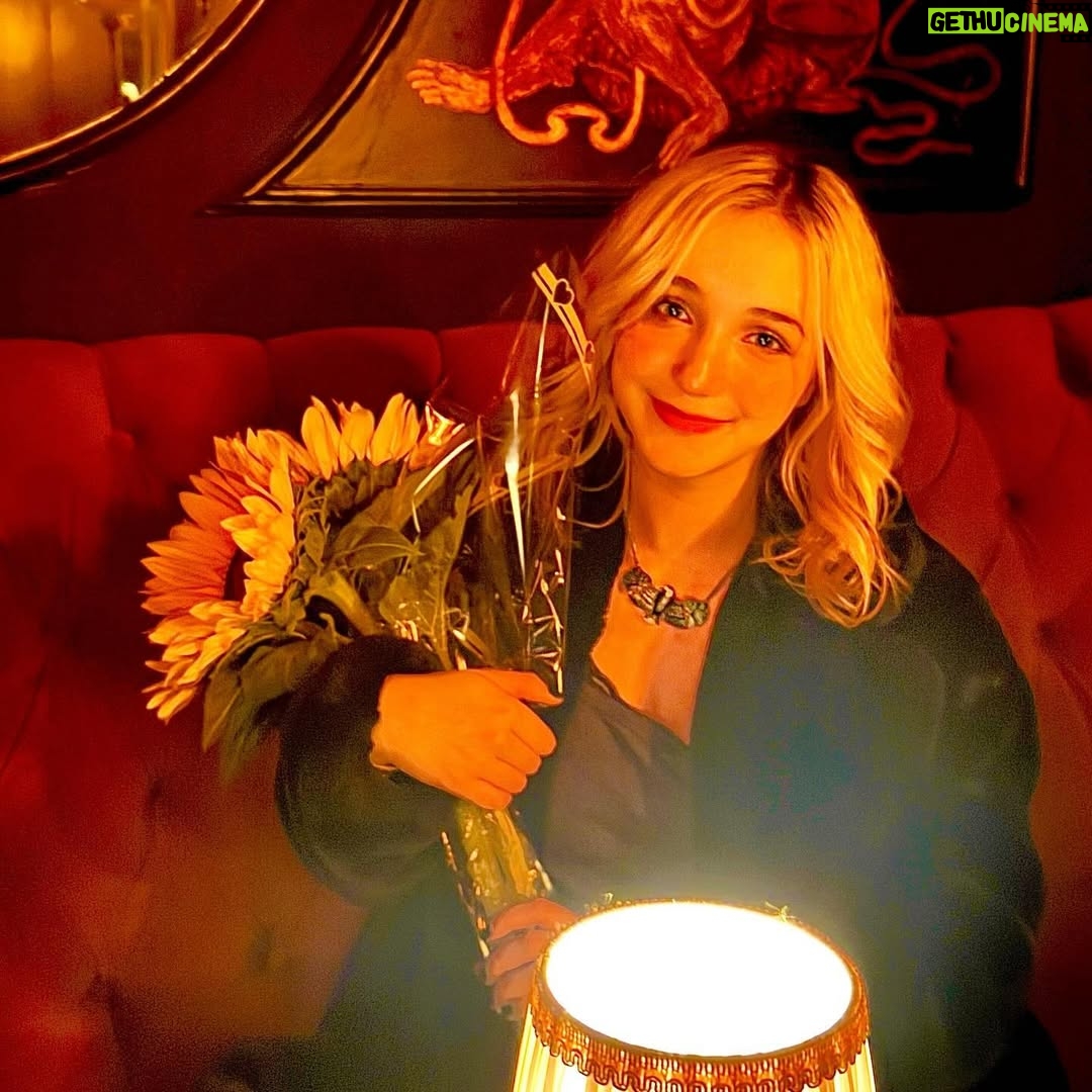 Andrea Legarreta - 49.9K Likes - 18!! Increíble que mi niñita chiquita ya tenga 18!! Nina, princesa hermosa, anhelo que la vida te de todas las hermosas bendiciones que un ser tan bello y especial como tú merece… Que cada deseo y sueño que tu corazón ha tenido desde que eras una pequeñita se te cumplan amorcito hermoso!! Jamás pero jamás dudes de tu valor y que mereces todo lo bueno, personas, lugares, amigos, amor, risas, trabajo que te haga feliz, apapachos, apoyo, dulzura, reconocimiento, una familia que te ama infinito… Eres todo lo bello que un ser humano debería ser… Te admiro profundamente en todos sentidos!! Eres una guerrera!! Celebramos cada instante de tu hermosa existencia!! 
Y así, un día a la vez, un paso a la vez, has recorrido un camino maravilloso y te estás construyendo una vida hermosa en amor, resiliencia, crecimiento, dulzura, paciencia y mucho aprendizaje. Te amo y te admiro profundamente… Debes tener la certeza de que tu Má estará por siempre y para siempre a tu lado apoyándote y amándote en todo momento, de todas las formas posibles… Jamás dejes de brillar como lo haces, de creer en ti, de crear y hacer arte, jamás pierdas tu capacidad de gozar, vivir,
soñar y amar la vida con esa intensidad y sensibilidad que tienes!! Felices 18 amor!! A vivir bonito y que sea un gran año para ti!! Te amo profunda e infinitamente, soy muy feliz de ser tu mamá! Te amo, te amo, te amo! ❤️❤️❤️❤️❤️❤️❤️❤️❤️❤️❤️❤️❤️❤️❤️❤️❤️❤️ 🎂🎂🎂🎂🎂🎂👏🏻👏🏻👏🏻👏🏻👏🏻👏🏻👏🏻💫💫💫💫💫💫🌟🌟🌟🌟 🎊🎉🎊🎉🎊🎉🎊 @ninarubinl  #CelebramosTuVida #FelizCumpleaños #18 #happybirthday #amorinfinito #OrgullosaDeSerTuMá #Nina