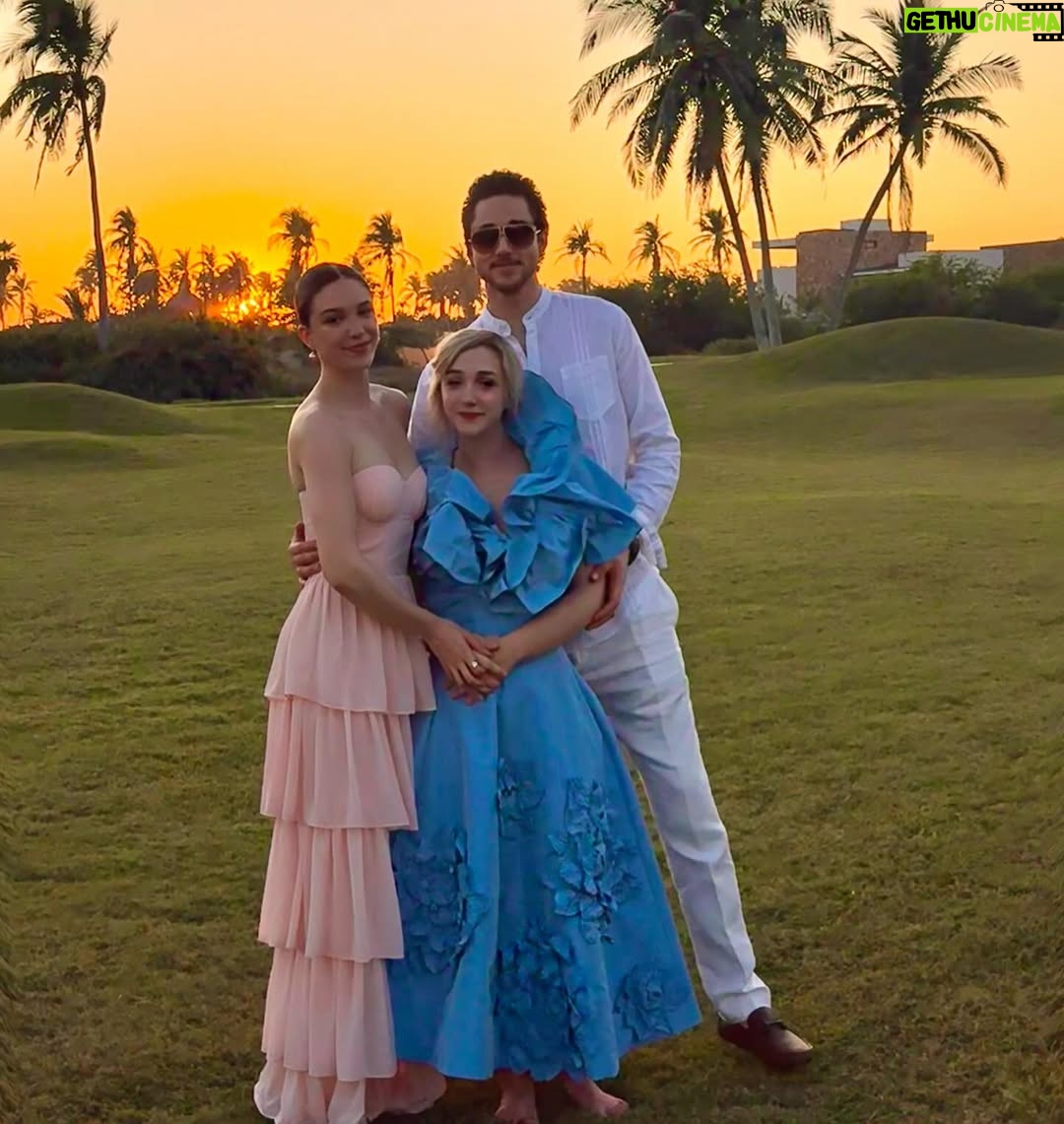Andrea Legarreta - 146.3K Likes - Celebrando el amor… La vida… Los sueños… La ilusión… Con mis amores… Mi familia… 🩷🤎🩵🙌🏻💫🙏🏻 #BodaFernandaYRolando Todas las bendiciones!! La pasamos divino!! Gracias Alain y Anette son lo máximo! Los amamos!! 
#VestidoNina 🩵 @raquelorozcog 
#Acapulco #TresVidas