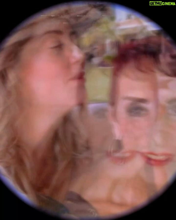 Andrea Legarreta - 54.2K Likes - Desconozco cuál fue el deseo que pediste ese día y colocaste con tanta ilusión en ese muro… Anhelo con toda mi alma que se te haya concedido amorcito lindo… Hoy… Mi deseo es abrazarte y que me abraces como solo tú lo hacías, llenarte de besos, ver tus hermosos ojos brillar cuando te cuente todo lo que me está pasando y reírnos juntas… Eso… Escuchar tu voz y tus carcajadas de niña…  Te amo y extraño infinito mami… Más allá de nuestra existencia… #20Meses 🙏🏻🤍❤️🙏🏻