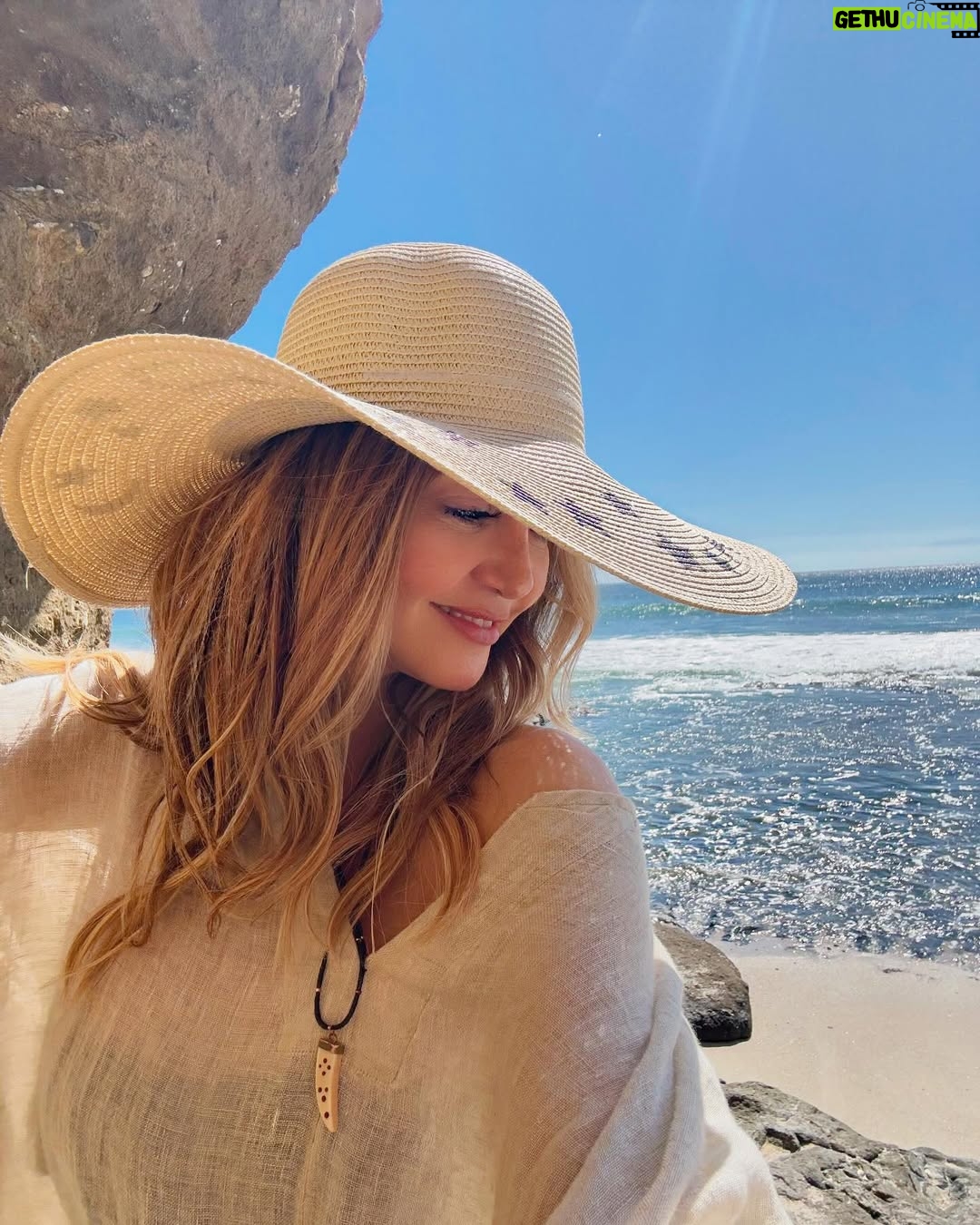 Andrea Legarreta - 51K Likes - Paraíso… 🏝️