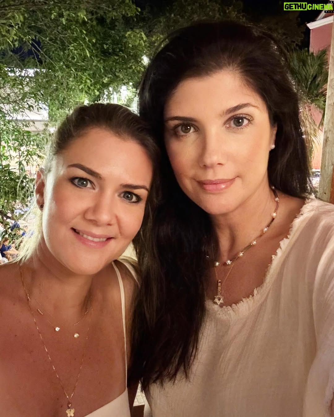 Andrea Nocetti - 2.5K Likes - Con mi amiga del alma @juliegerdts , sus polluelos y mi muñeco mayor… 🫶 #kids #friends #cartagena #colombia #friendsthatarefamily #love #schoolfriends #lucianminski @lucianminski
