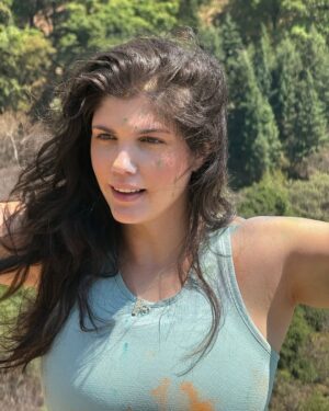 Andrea Nocetti Instagram - Y si, hice un alto en el camino… Tome tiempo para mi misma… me desconecte ( no del todo xq tengo a mis chiquis ) pero si me desconecte del mundanal ruido para conectarme con la naturaleza, que en definitiva es de donde venimos… Fue un retiro hermoso donde fui con muchas expectativas… Sane del todo? No, pero ahí voy en el camino… conocí personas amorosas y lugares increíbles… Me cuesta conectarme con mi escencia y frenar un poco la mente y ahí voy aprendiendo poco a poco a hacerlo xq es necesario para vivir en armonía… Gracias @fercasasbuenas eres un ser de luz ✨ nos sostuviste en cada paso y aprendí a tenerte un cariño inmenso… @iamholistico @hostaldelaluzresort #tepoztlan #mexico #retiro #gategate #naturaleza #conexion