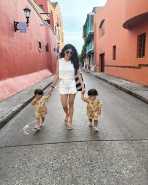 Andrea Nocetti Instagram - Mi primero de Enero… #family #cartagena #colombia #myboys #twins #twinboys #happiness #love #boys #mamasboy #momofboys #momoftwins #minskitwins @minskitwins