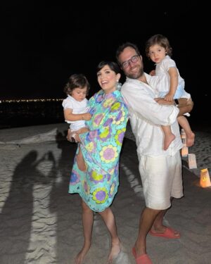 Andrea Nocetti Instagram - Feliz año nuevo! 🫶❤️🎇 #happynewyear #happynewyear2025 #love #family #celebration #blessings #gratitude #lucianminski #minskitwins #santamarta #colombia @lucianminski @minskitwins
