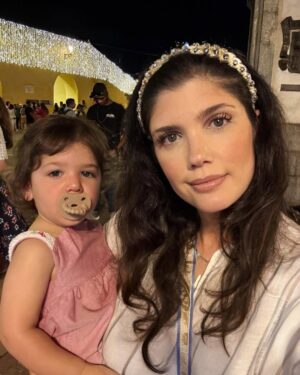 Andrea Nocetti Instagram - Un borondo por mi linda Cartagena… #cartagena #alumbrados #alumbradoscartagena #family #love #myboys #brothers #twins #twinboys #momofboys #vacations #lucianminski #minskitwins # @lucianminski @minskitwins @lizamargomez
