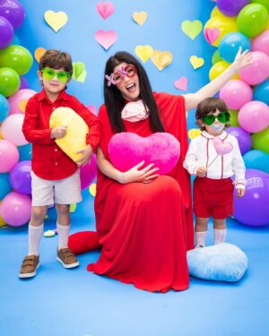 Andrea Nocetti Instagram - Happy valentine’s ❤️ #love #happyvalentinesday #happyvalentine #family #pet #dog #sons #mom #brothers #twins #momofboys #boysmama #lucianminski #minskitwins #myboys @lucianminski @minskitwins @fionaandlolastory #felizdiadesanvalentin #sanvalentin @habiaunavezunafoto_ @habiaunavezunvideo
