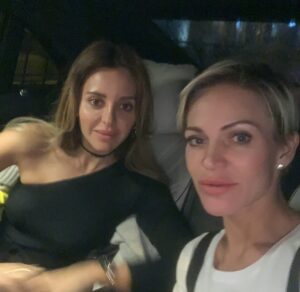 Angelika Revva Instagram - Сегодня родилась моя подруга, мой единомышленник, мой союзник, моя радость и источник нескончаемой поддержки,любви, радости и доброты! Мои подруги это отдельная история! Это история про то, что каждая из нас поправляет друг другу корону! Любит, ценит и поддерживает 24/7! Женская дружба она прекрасна.. красива, легка, тепла.. у меня много подруг и я всех их ценю и восхищаюсь ими.. Сегодня в лице моей Дашеньки, хочу в очередной раз признаться всем Вам в Любви, мои девочки! С Днем Рождения тебя, мой огонь! Я очень тебя люблю! ❤️ 
Отмечай свою подругу.. признаемся им в очередной раз в любви 🥰❤️