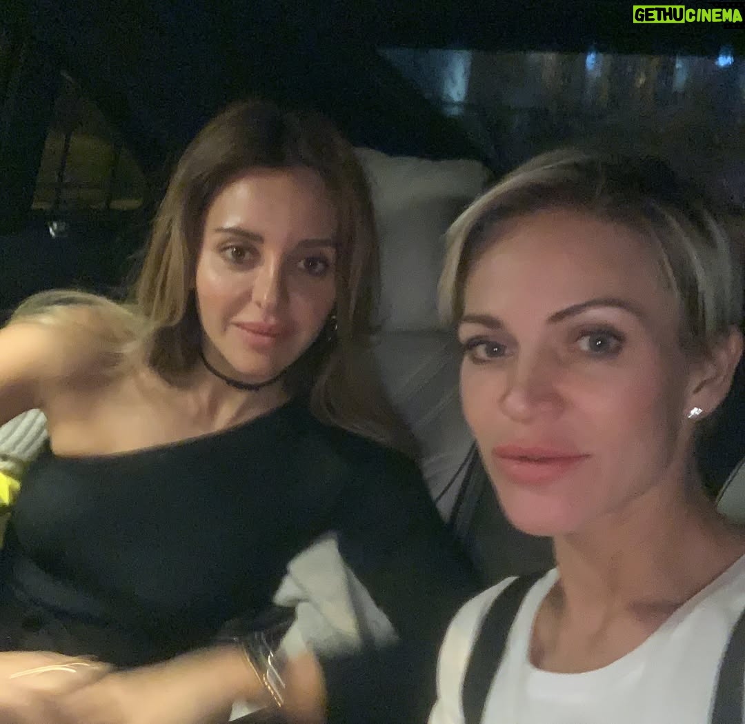 Angelika Revva - 61.8K Likes - Сегодня родилась моя подруга, мой единомышленник, мой союзник, моя радость и источник нескончаемой поддержки,любви, радости и доброты! Мои подруги это отдельная история! Это история про то, что каждая из нас поправляет друг другу корону! Любит, ценит и поддерживает 24/7! Женская дружба она прекрасна.. красива, легка, тепла.. у меня много подруг и я всех их ценю и восхищаюсь ими.. Сегодня в лице моей Дашеньки, хочу в очередной раз признаться всем Вам в Любви, мои девочки! С Днем Рождения тебя, мой огонь! Я очень тебя люблю! ❤️
Отмечай свою подругу.. признаемся им в очередной раз в любви 🥰❤️