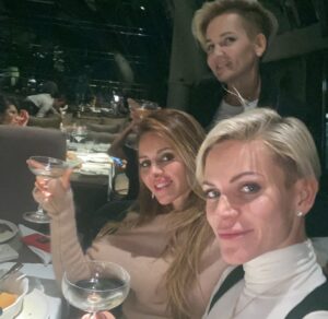 Angelika Revva Instagram - Сегодня родилась моя подруга, мой единомышленник, мой союзник, моя радость и источник нескончаемой поддержки,любви, радости и доброты! Мои подруги это отдельная история! Это история про то, что каждая из нас поправляет друг другу корону! Любит, ценит и поддерживает 24/7! Женская дружба она прекрасна.. красива, легка, тепла.. у меня много подруг и я всех их ценю и восхищаюсь ими.. Сегодня в лице моей Дашеньки, хочу в очередной раз признаться всем Вам в Любви, мои девочки! С Днем Рождения тебя, мой огонь! Я очень тебя люблю! ❤️ 
Отмечай свою подругу.. признаемся им в очередной раз в любви 🥰❤️