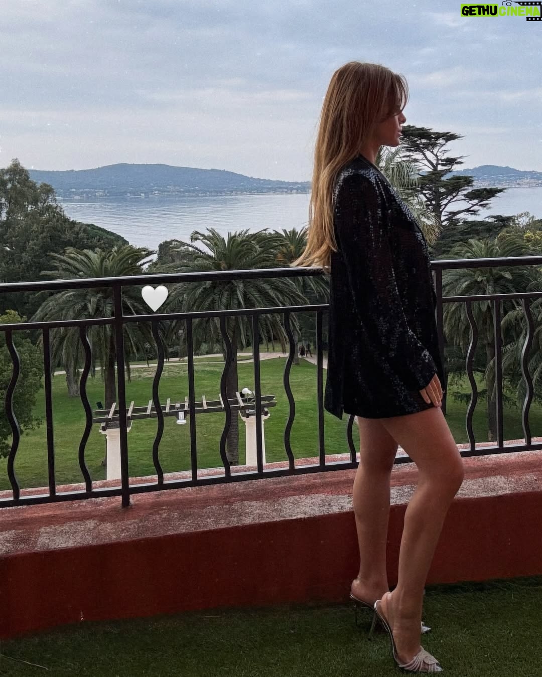 Angelika Revva - 61.1K Likes - 💌