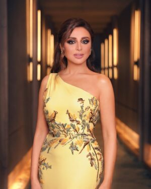 Angham Instagram - Jeddah Concert second look 💛🇸🇦
Dress By @tonywardcouture 
#انغام_في_جدة
