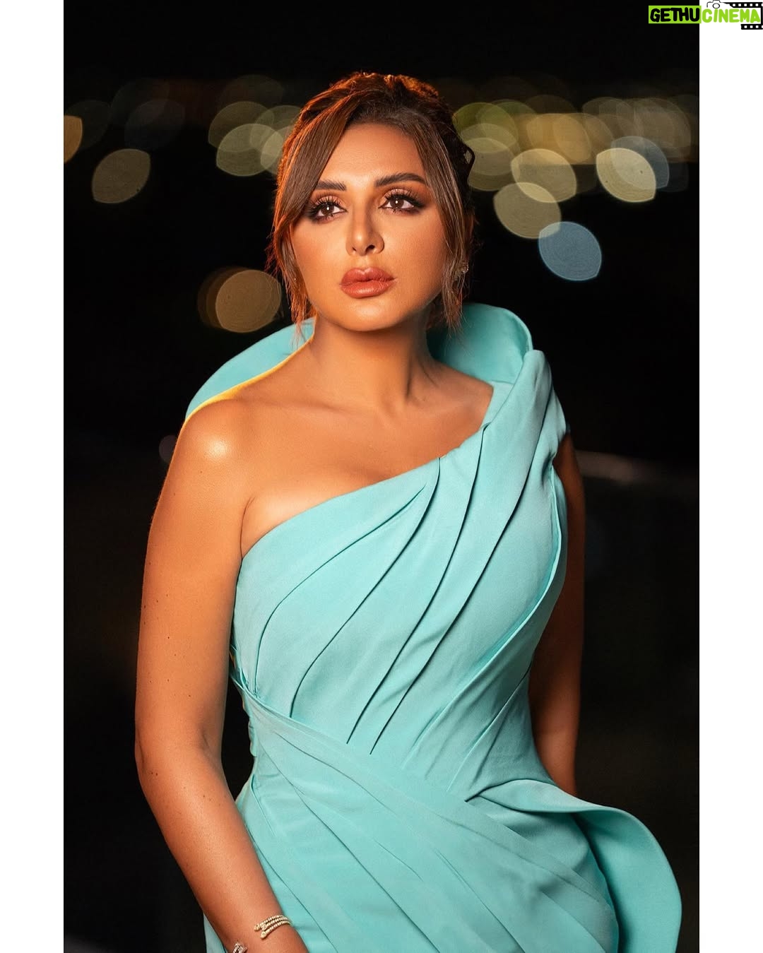 Angham - 45.6K Likes - من حفلة #مهرجان_العلمين 🇪🇬❤️
#العالم_علمين
Jewllery by @mydiamondegypt