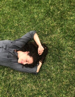 Angie Cepeda Instagram - Te amo y te honro, hoy y todos los días de mi vida. Gracias por tanto madre hermosa.
#DíaDeLaTierra 🌎🫶🏽
Thank you Mother Earth , i love you 🙏🏼
#EarthDay