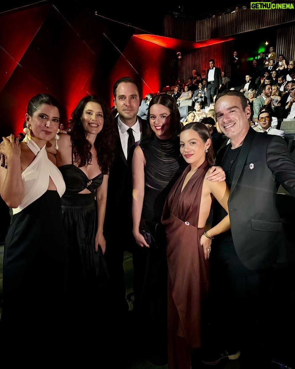 Angie Cepeda - 3 Likes - Hay que ver y contar el cine nacional.
#PremiosMacondo2024 🎬💫
Gracias por una noche mágica. Que viva nuestro cine!
👗 @giovannamarosocouture
💍 @sendanellyrojas
Stylist 🫶🏽 @catalinaramirezstylist
💇🏻♀️ & 💄 @andreajmendoza
Foto 1 by @delvecchio21