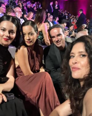 Angie Cepeda Instagram - Hay que ver y contar el cine nacional.

#PremiosMacondo2024 🎬💫
Gracias por una noche mágica. Que viva nuestro cine!
👗 @giovannamarosocouture 
💍 @sendanellyrojas 
Stylist 🫶🏽 @catalinaramirezstylist 
💇🏻‍♀️ & 💄 @andreajmendoza 
Foto 1 by @delvecchio21