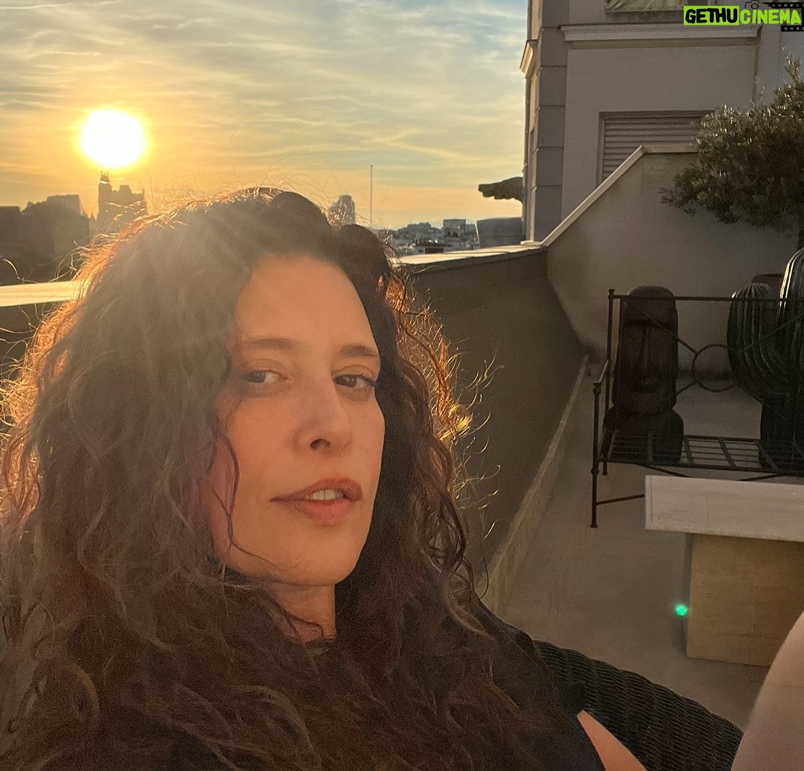 Angie Cepeda - 3 Likes - Que viva la vida, los caminos recorridos, los atardeceres, trabajar con amigos, el cine, la luna, los sobrinos, el ser…
Feliz semana para todxs ❤️