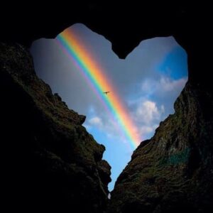 Angie Cepeda Instagram - Que viva el amor!
Happy pride 🌈💘