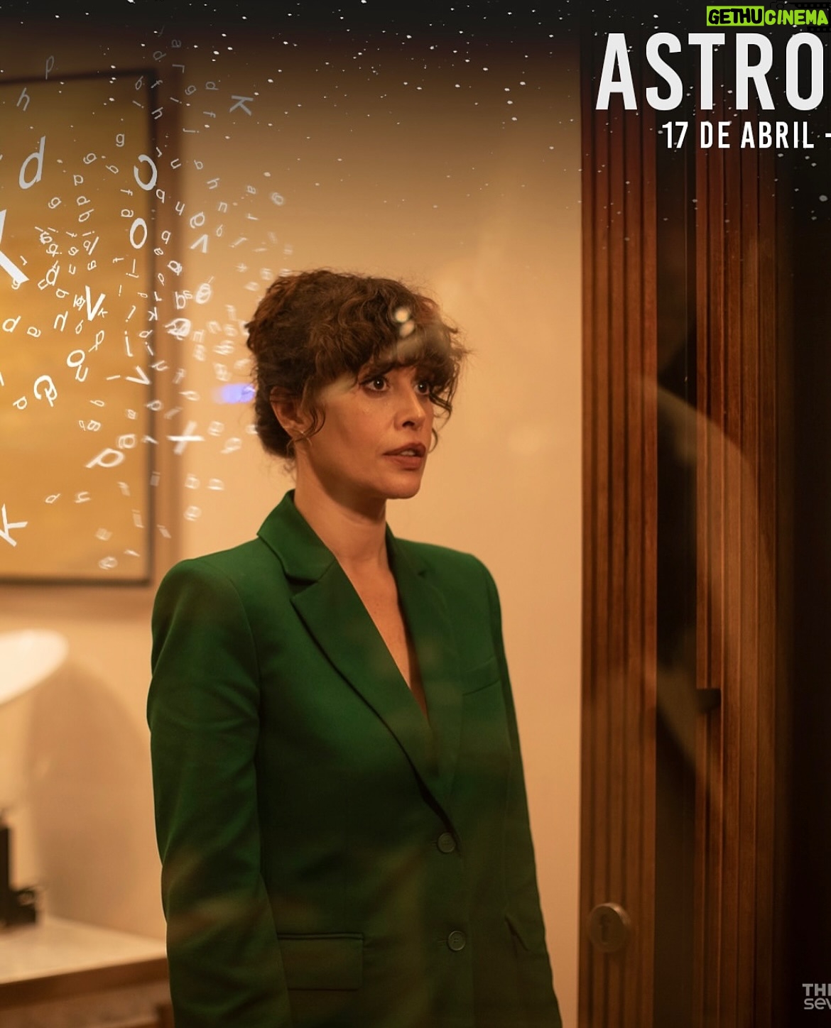 Angie Cepeda - 3 Likes - Astronauta es una película íntima en la que tuve la suerte de trabajar con @daniel_hendler_ , a quien quiero y admiro. Ya pronto estará en salas de cine de Colombia. Ojalá les guste!
#17deAbril 💚🎬
@thegseven_