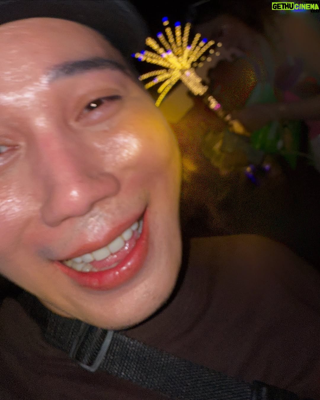 Aniporn Chalermburanawong - 26.1K Likes - สุขสันต์วันเกิดเพื่อนเอแคลร์ วันนี้พี่จินพาพี่นางมางานเอแคลร์ได้แล้วนะ😜🫶🏻🎂 @juepakofficial
#เอแคลร์เฟสติวัล #วันเกิดเอแคลร์