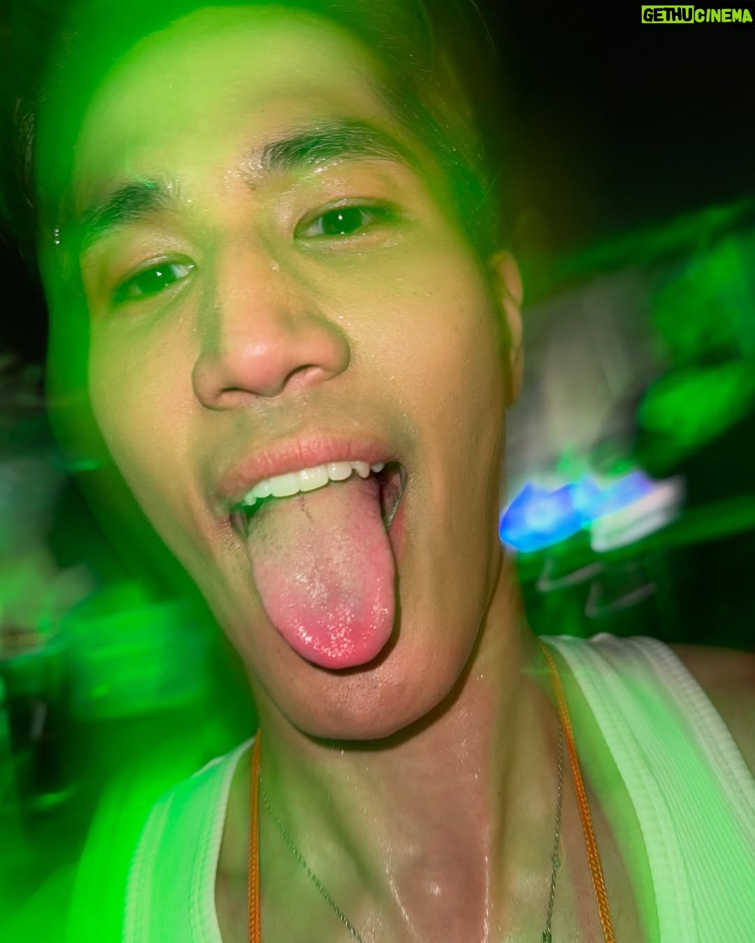 Aniporn Chalermburanawong - 26.1K Likes - สุขสันต์วันเกิดเพื่อนเอแคลร์ วันนี้พี่จินพาพี่นางมางานเอแคลร์ได้แล้วนะ😜🫶🏻🎂 @juepakofficial
#เอแคลร์เฟสติวัล #วันเกิดเอแคลร์
