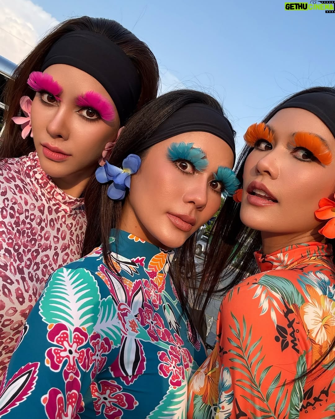 Aniporn Chalermburanawong - 96.6K Likes - อ่ะ เอาใหม่ ขายสวยล่ะ!! แคมเปญนี้ vogue ก็ไม่ทำ สกุลไทยหรอ อย่าหวัง สวัสดีปีใหม่ไทยค่ะ💦😝