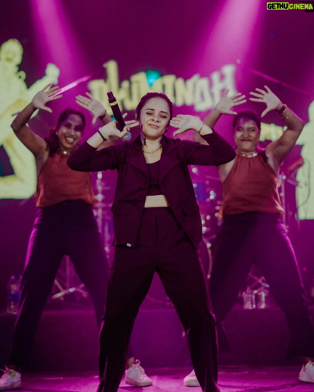 Anju Joseph - 9.7K Likes - Having fun on stage!!! AnjuJosephLive♥️💃
Pics by @sonnet._.vijaya