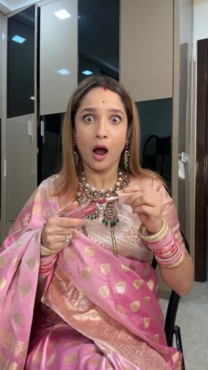 Ankita Lokhande Instagram - Pata nahi paise kaha khatam ho jaate hai 🙄🙄🙄
Guru ji ka gyaan 🙏🏻

#Guruji #Lipstick #Funny #Trending #WeekendMood