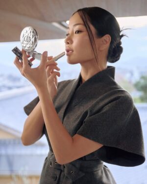 Anna Sawai Instagram - One of the special guests at Tuesday’s #DiorFall25 by @MariaGraziaChiuri collection unveiling, see some snapshots from Dior ambassador @AnnaSawai’s time spent in Kyoto, where she alternated the calm taking of tea with exploring the city and uncovering its reputation as a repository for traditional Japanese savoir-faire, culminating in perfecting her @DiorBeauty look in time to take her front-row seat at the show.  
@Anna_Miyoshi