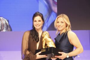 Anna Veith Instagram - Still overwhelmed 🥹 
Receiving the Lifetime Award at the Leonidas Gala yesterday means more than I can put into words. It’s not just about sport. It’s about the people, the journey, the growth. To everyone who supported me, held me up in tough moments, and kept me going – thank you. And to you, Lara – I’m so thankful for all that we’ve shared and still will. ⛷️
 
The end of a career is never the end of a passion. It’s just a new chapter. 💗 Grateful beyond words. 💫

Congratulations to all award winners 🦁
📸 by @salzburgernachrichten
 👗 @femmemaison.official / @corneliatmntz 

#leonidasgala #lifetimeachievement #ski #passion #grateful #Audi