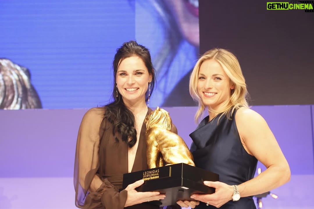 Anna Veith - 16.6K Likes - Still overwhelmed 🥹
Receiving the Lifetime Award at the Leonidas Gala yesterday means more than I can put into words. It’s not just about sport. It’s about the people, the journey, the growth. To everyone who supported me, held me up in tough moments, and kept me going – thank you. And to you, Lara – I’m so thankful for all that we’ve shared and still will. ⛷️
The end of a career is never the end of a passion. It’s just a new chapter. 💗 Grateful beyond words. 💫
Congratulations to all award winners 🦁
📸 by @salzburgernachrichten
👗 @femmemaison.official / @corneliatmntz
#leonidasgala #lifetimeachievement #ski #passion #grateful #Audi
