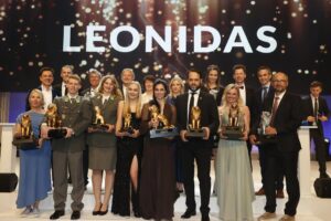 Anna Veith Instagram - Still overwhelmed 🥹 
Receiving the Lifetime Award at the Leonidas Gala yesterday means more than I can put into words. It’s not just about sport. It’s about the people, the journey, the growth. To everyone who supported me, held me up in tough moments, and kept me going – thank you. And to you, Lara – I’m so thankful for all that we’ve shared and still will. ⛷️
 
The end of a career is never the end of a passion. It’s just a new chapter. 💗 Grateful beyond words. 💫

Congratulations to all award winners 🦁
📸 by @salzburgernachrichten
 👗 @femmemaison.official / @corneliatmntz 

#leonidasgala #lifetimeachievement #ski #passion #grateful #Audi