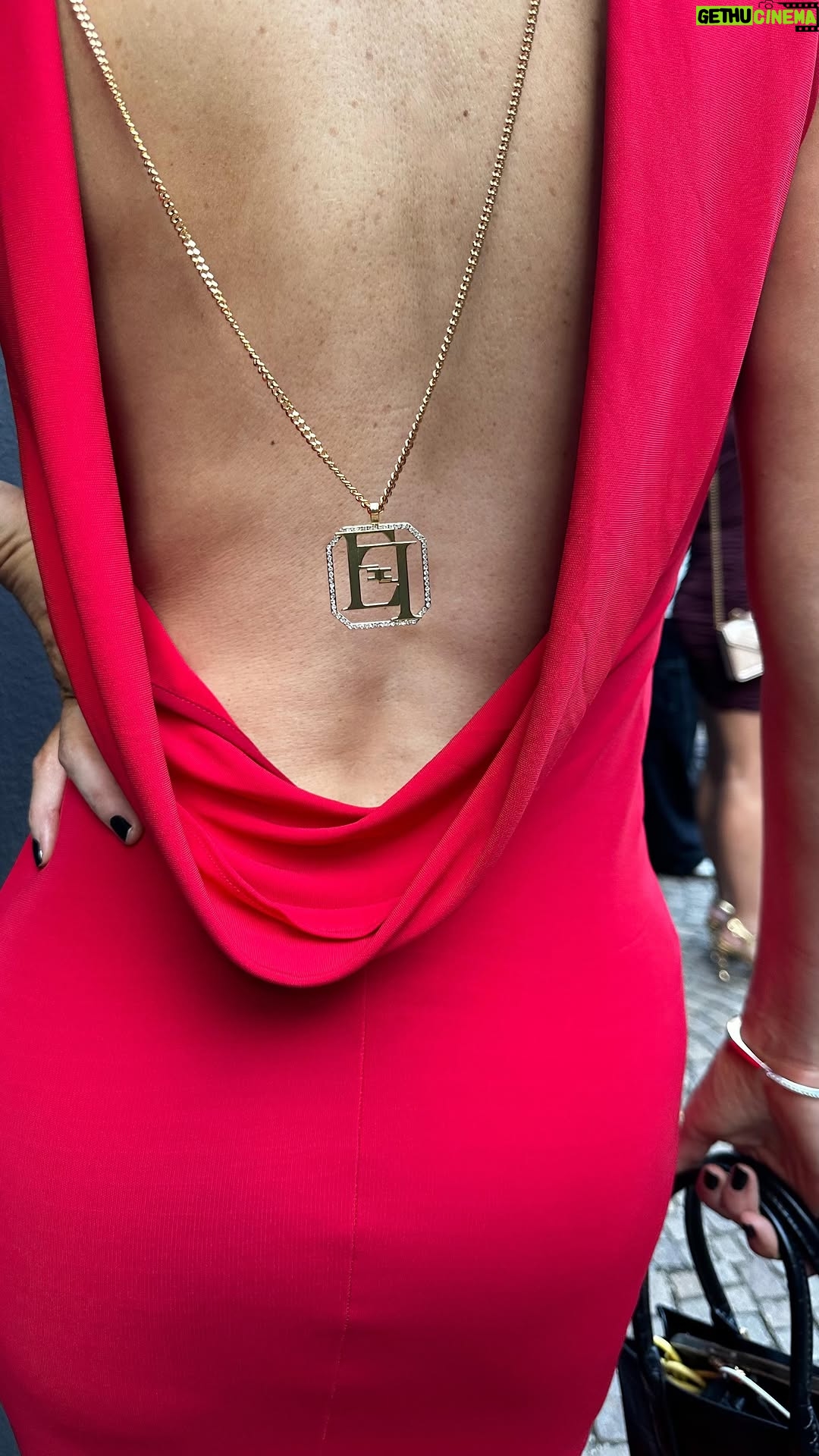 Annabella Hilal - 61.1K Likes - Can I hear a little commotion for the dress? š¹