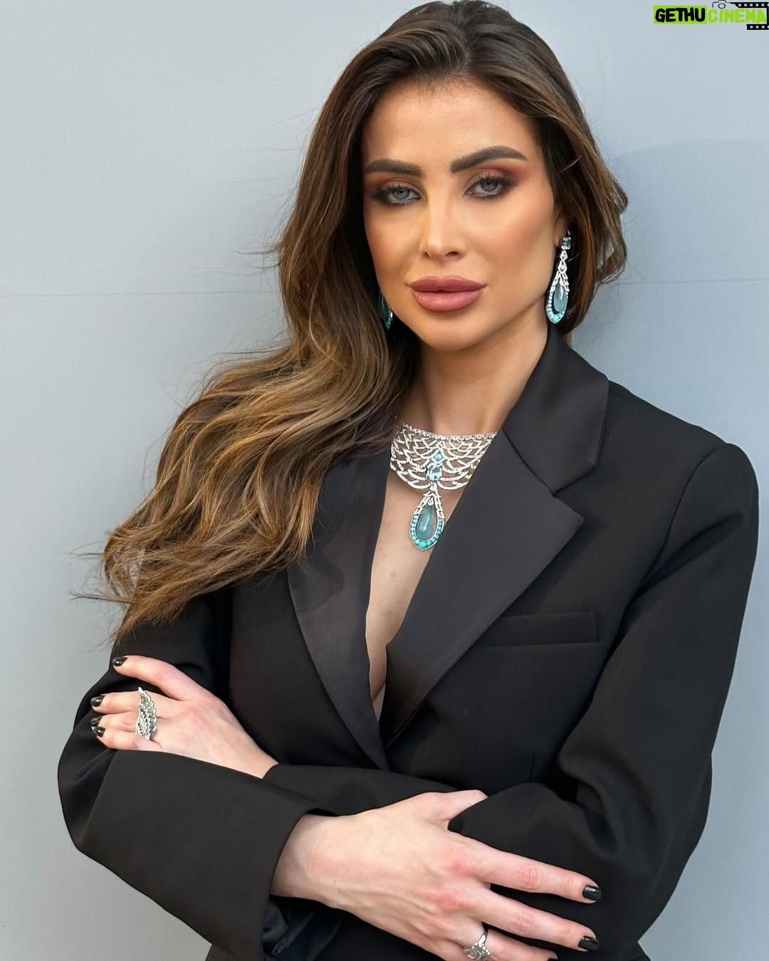 Annabella Hilal - 65.6K Likes - When they say diamonds are a girl’s best friend 💎 ✨
From my visit yesterday to @garrard ‘s stunning pop boutique at the Mandarin Oriental Jumeira, Dubai
The jewelry is exquisitely crafted, with impeccably cut diamonds that radiate brilliance, showcasing the true elegance of high jewelry
#GarrardIcon