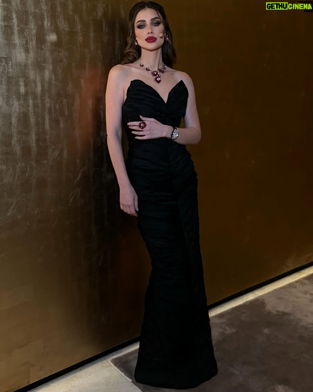 Annabella Hilal - 67.3K Likes - Last night, unveiling 2 stunning timepieces- @hublot ‘s Classic Fusion Abudhabi Limited Edition.
Congratulations @hublotmea & @seddiqi_uae on this incredible launch
Thank you @marmarhalim for this beautiful dress
& @bonja_by_anthonybonja for the stunning Jewelry ✨
Makeup by @shooq.beautyy
Hair by @umsaeed.hair.styles