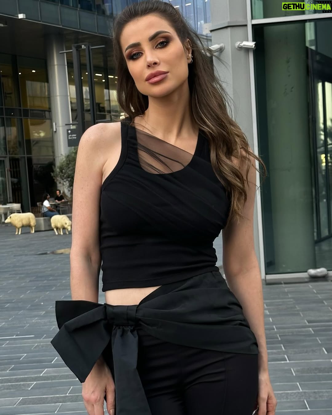 Annabella Hilal - 69K Likes - Dubai days 💫
Also this gorgeous @davidkomalondon top is my latest obsession from @thatconceptstore - I love how versatile it is and how it matches almost everything! So fun and so easy to style ❤️
Skirt @yproject_official also via @thatconceptstore
Shoes @gianvitorossi
Hair & makeup @laloge_uae