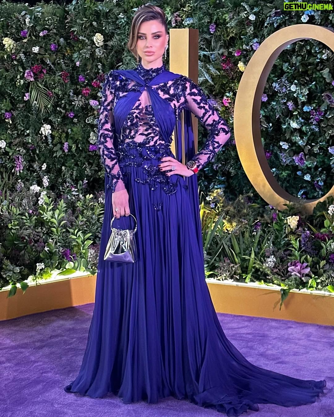 Annabella Hilal - 11.5K Likes - Award season could not have started any better 💫
@joyawards - every year this experience gets better and better, thank you for having me ❤️
& thank you to the amazing @zuhairmuradprivate @zuhairmuradofficial for this incredible dress, you are a true artist ❤️
Watch @hublot @hublotmea
Jewelry @lustro_md
Bag @jimmychoo
Shoes @lesilla
Hair @ebtssam_hair
Makeup @darinmakeup_artist
📷 @nano1oo
Management @hharabia