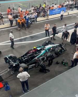 Annabella Hilal Instagram - F1- What an experience 🏎️ 🌪️ 

In @sportyandrich via @etoilelaboutique 

Hair & makeup @laloge_uae 
Watch @hublotmea @hublot 
@visitabudhabi @visitabudhabiar @yasisland @f1