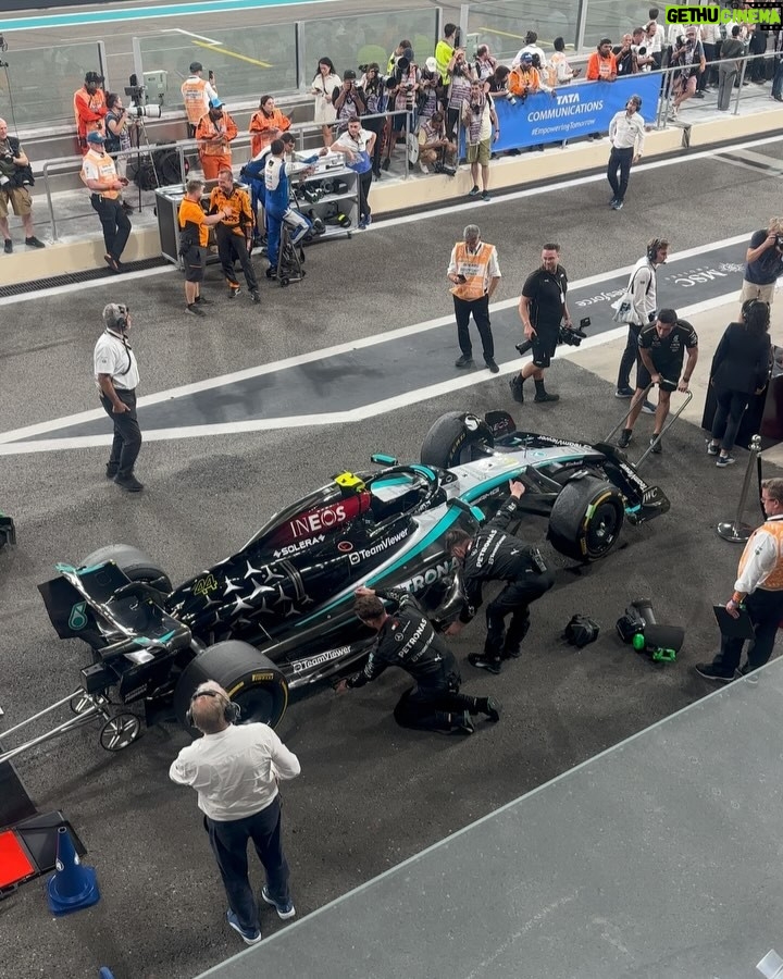 Annabella Hilal - 70.7K Likes - F1- What an experience šļø šŖļø
In @sportyandrich via @etoilelaboutique
Hair & makeup @laloge_uae
Watch @hublotmea @hublot
@visitabudhabi @visitabudhabiar @yasisland @f1