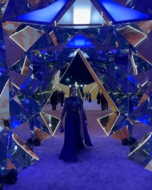 Annabella Hilal Instagram - Award season could not have started any better 💫 

@joyawards - every year this experience gets better and better, thank you for having me ❤️

& thank you to the amazing @zuhairmuradprivate @zuhairmuradofficial for this incredible dress, you are a true artist ❤️

Watch @hublot @hublotmea 

Jewelry @lustro_md 

Bag @jimmychoo 

Shoes @lesilla 

Hair @ebtssam_hair 

Makeup @darinmakeup_artist 

📷 @nano1oo 

Management @hharabia