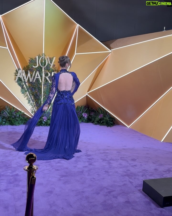 Annabella Hilal - 11.5K Likes - Award season could not have started any better š«
@joyawards - every year this experience gets better and better, thank you for having me ā¤ļø
& thank you to the amazing @zuhairmuradprivate @zuhairmuradofficial for this incredible dress, you are a true artist ā¤ļø
Watch @hublot @hublotmea
Jewelry @lustro_md
Bag @jimmychoo
Shoes @lesilla
Hair @ebtssam_hair
Makeup @darinmakeup_artist
š· @nano1oo
Management @hharabia