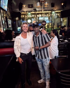 Annie Ilonzeh Instagram - We screened the pilot here back in 2017. It’s become our spot for so many @swatcbs watch parties. 📺🎉

Last night, we packed the same place with our cast, crew, writers, PAs, and friends to watch what could be one of our last episodes together. 

This show gave us so much. Grateful for the memories, laughs, good times, and good pizza. 🎸🍕🎬🖤

#SWATFam #RocknPies #20Squad #RollSWAT