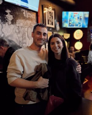 Annie Ilonzeh Instagram - We screened the pilot here back in 2017. It’s become our spot for so many @swatcbs watch parties. 📺🎉

Last night, we packed the same place with our cast, crew, writers, PAs, and friends to watch what could be one of our last episodes together. 

This show gave us so much. Grateful for the memories, laughs, good times, and good pizza. 🎸🍕🎬🖤

#SWATFam #RocknPies #20Squad #RollSWAT