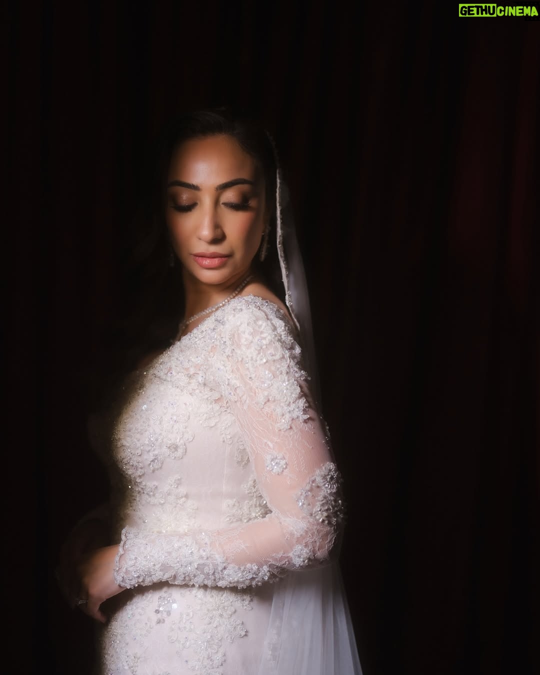 Anoushey Ashraf - 16.6K Likes - @anousheyashraf & Shahab 🖤✨ // A night in @perapalacehotel Istanbul Turkey.