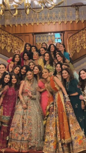 Anoushey Ashraf Instagram - The BEST kinda Wholesomes with the best energy. 💞💞💞
Team bride and verbal diarrhea @anousheyashraf 💓

@mehvashzaidi @dperwani @ansarialert @alizehashraf @if.natcancook @nushyq @saratkp @linaahmed3 @friehaaltaf @zhalay @zainab_ulmulk @mulghalar @khan_sonya @shakethingsupbyamal 

#sheygotbae #ayeshaomar #ayeshaomer #istanbul #destinationweddingplanner #destinationwedding #turkey #bosphorus #pink #nomiansari #teambride #bridesquad #bridesmaids #lovers