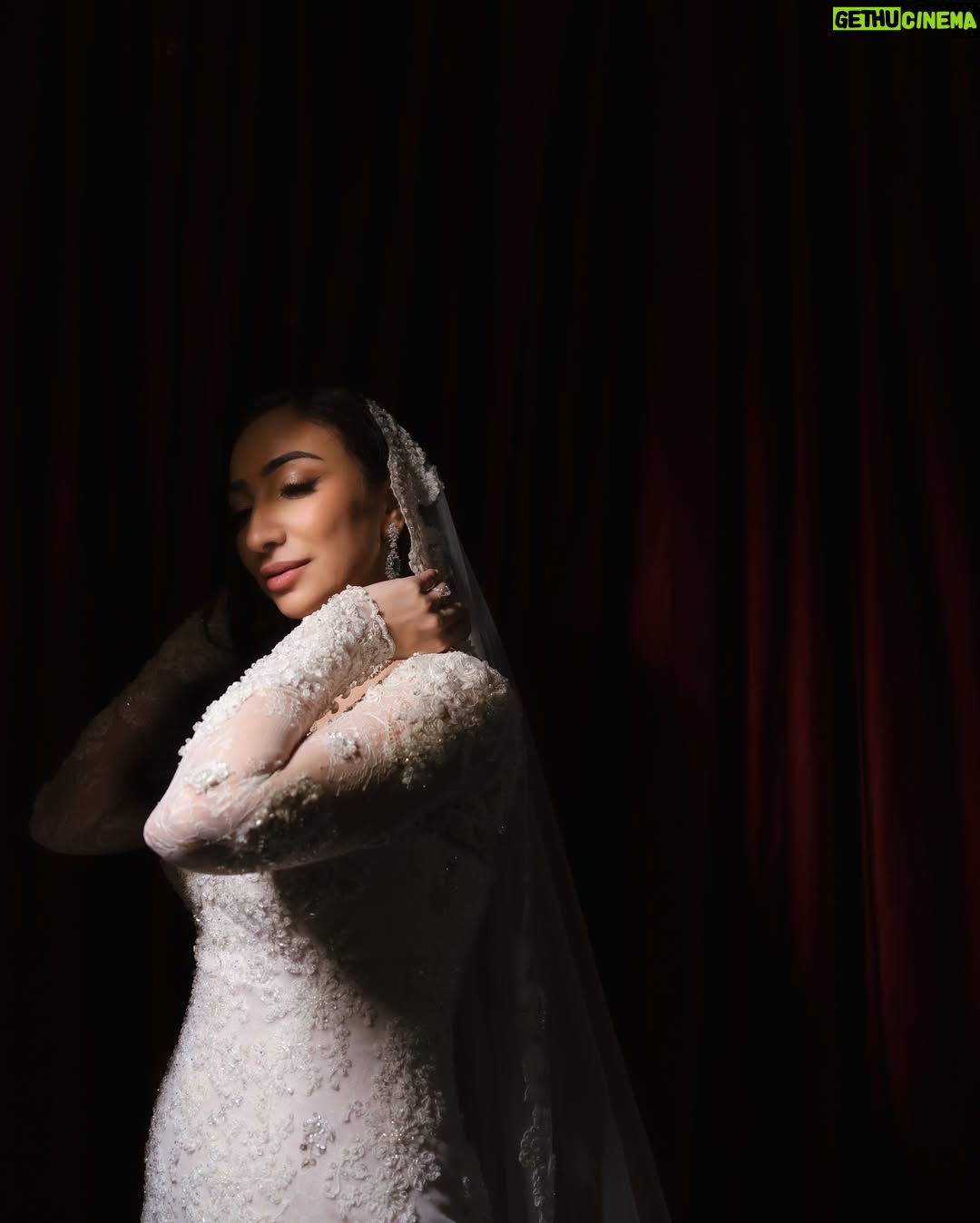 Anoushey Ashraf - 16.6K Likes - @anousheyashraf & Shahab 🖤✨ // A night in @perapalacehotel Istanbul Turkey.